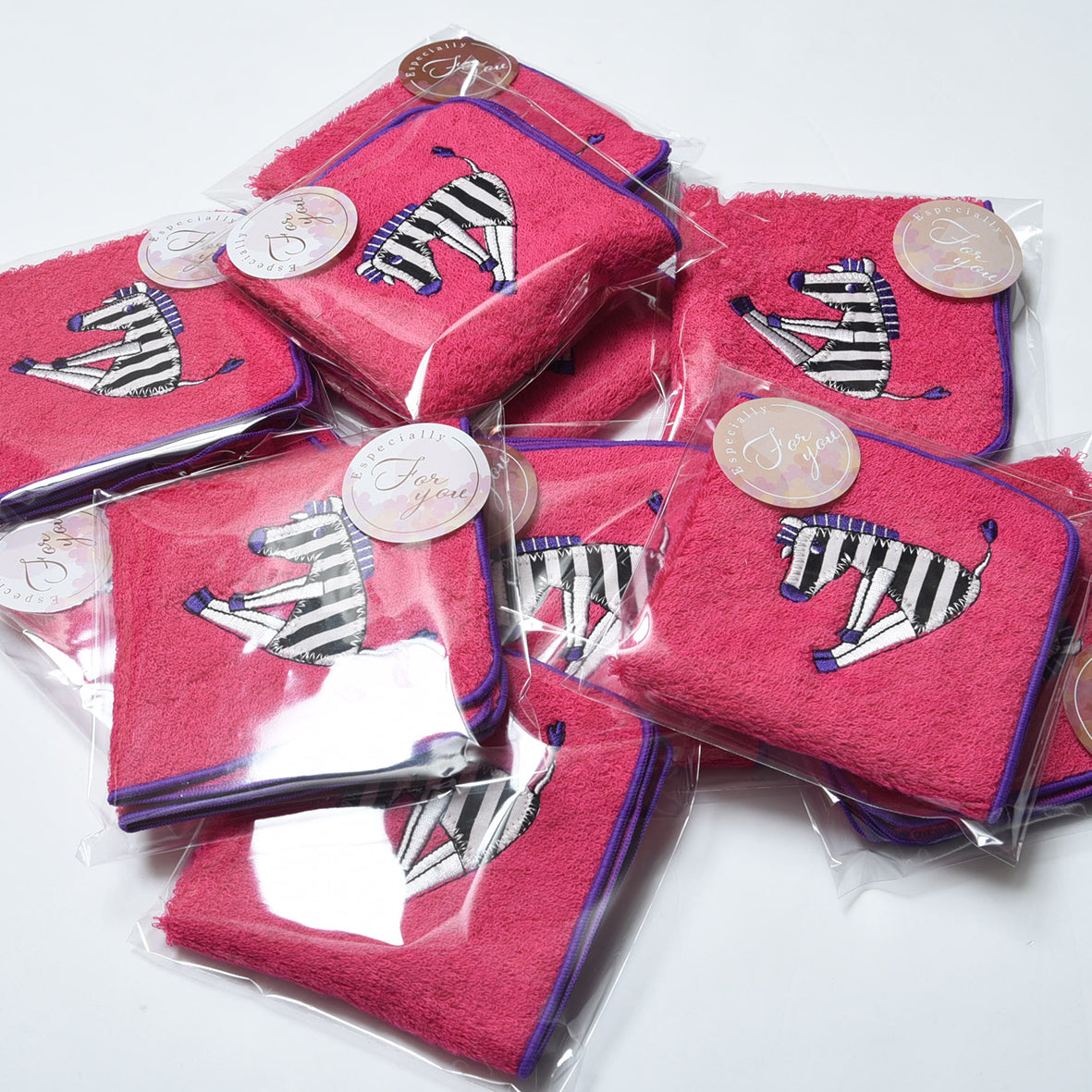 ピラティスシマウマタオル🦓（AMICA × AVINiON×今治タオル）